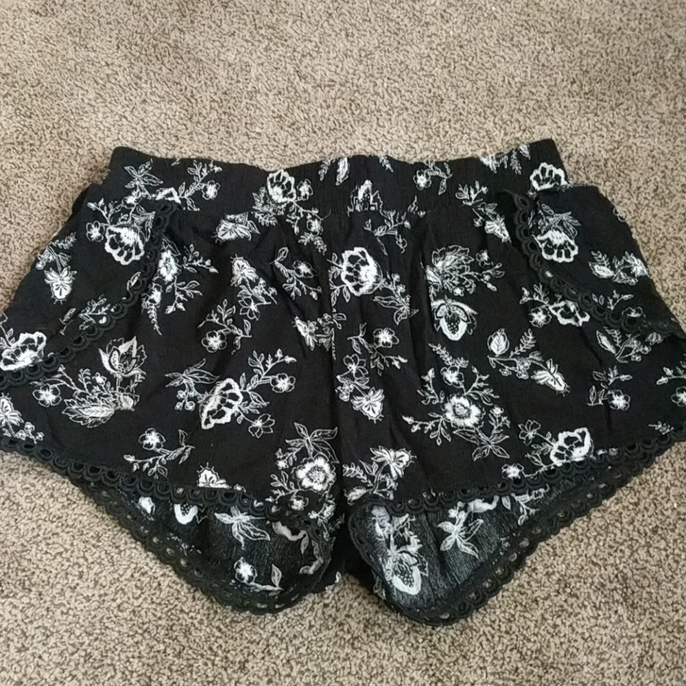 Floral Size L Mesh Shorts